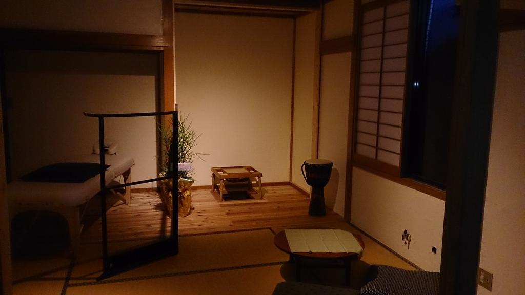 Teishaba Guesthouse&Cafe Fujiyoshida Exterior foto