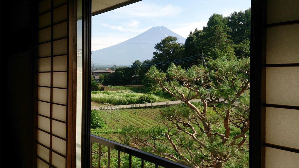 Teishaba Guesthouse&Cafe Fujiyoshida Exterior foto