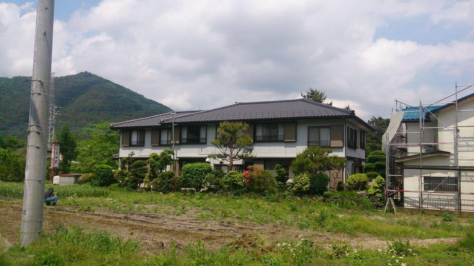 Teishaba Guesthouse&Cafe Fujiyoshida Exterior foto